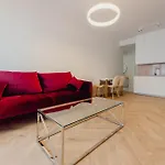 3 Bedrooms Premium Bella Rosa For 8 Guests With Ac And Underground Parking