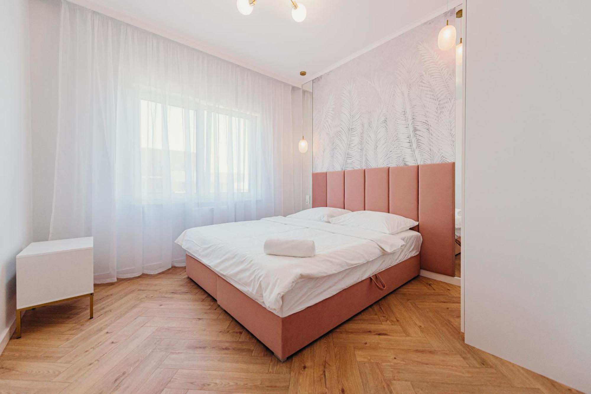 3 Bedrooms Premium Bella Rosa For 8 Guests With Ac And Underground Parking