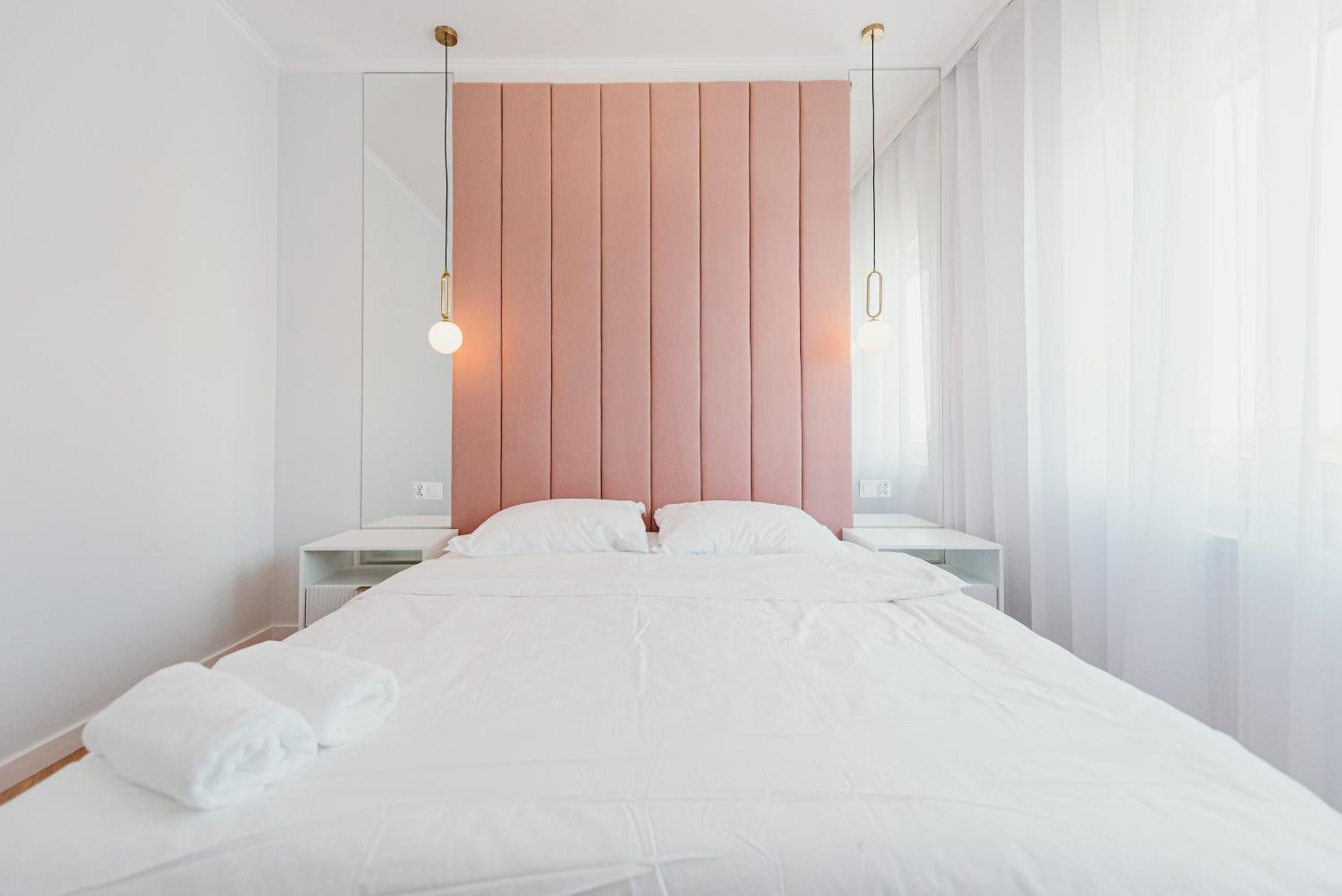 3 Bedrooms Premium Bella Rosa For 8 Guests With Ac And Underground Parking Rzeszów
