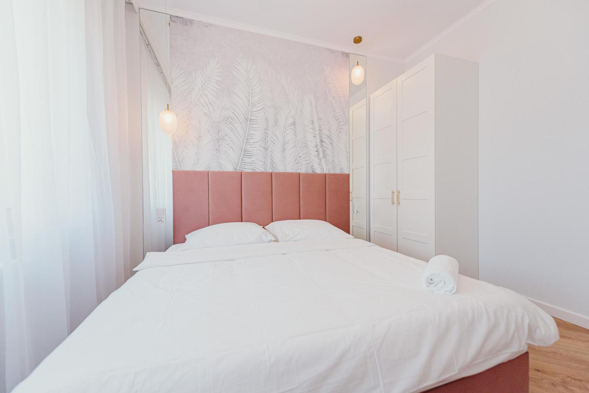 Apartment 3 Bedrooms Premium Bella Rosa For 8 Guests With Ac And Underground Parking