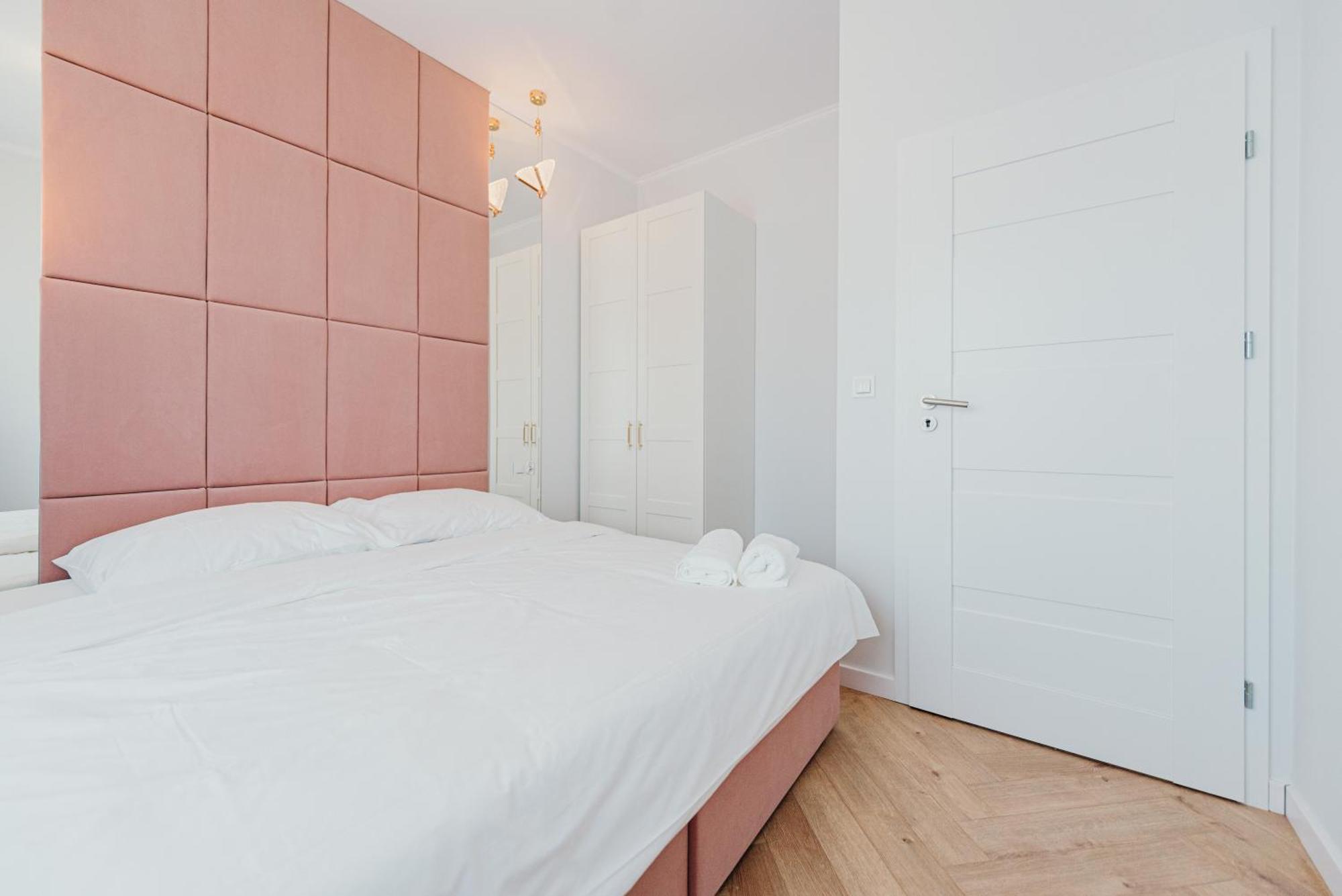 Apartment 3 Bedrooms Premium Bella Rosa For 8 Guests With Ac And Underground Parking *