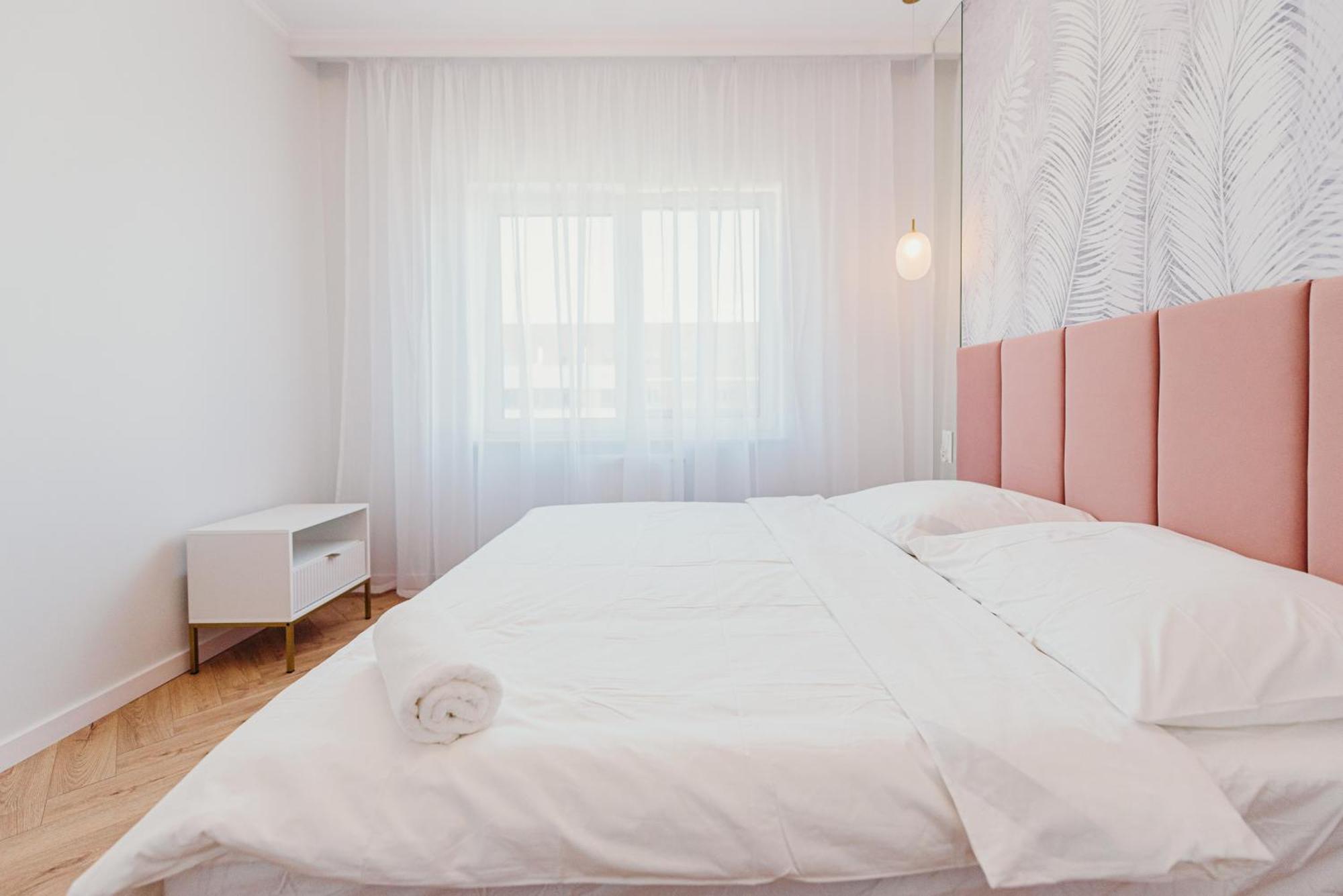 Apartment 3 Bedrooms Premium Bella Rosa For 8 Guests With Ac And Underground Parking Rzeszów